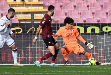 Thủ môn đẳng cấp World Cup nhận kết cục bi thảm tại Italia