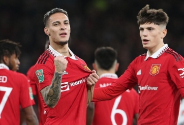 Tỏ thái độ, 'Tiểu Ronaldo' lập tức bị HLV Ten Hag nắn gân