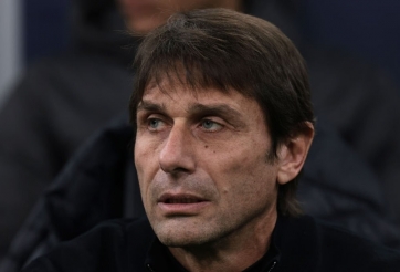 Đang nằm viện, HLV Conte tính luôn bài 'chuồn' khỏi Tottenham