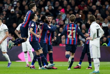 Barca 'mừng như vô địch World Cup' trước nỗi buồn của MU