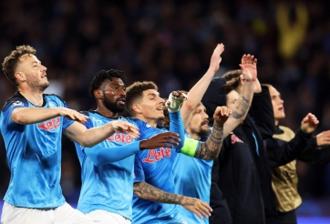 Hủy diệt Frankfurt, Napoli thẳng tiến vào vòng tứ kết