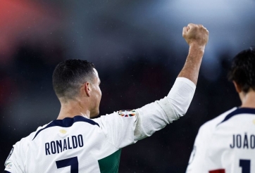 Không thể ngừng tỏa sáng, Ronaldo khiến tất cả phải ngất ngây với hành động chưa từng có