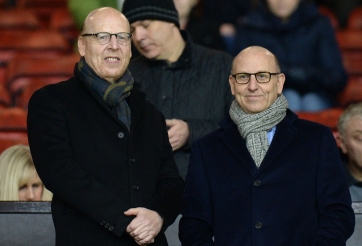 Nhà Glazers bất ngờ có động thái mới trong việc bán lại MU