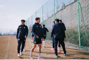 Văn Toàn nỗ lực giành suất đá chính ở Seoul E-land FC