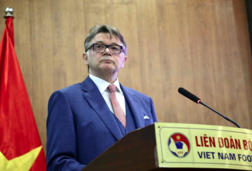 Báo Trung Quốc nhầm lẫn bất ngờ về kế hoạch của HLV Troussier