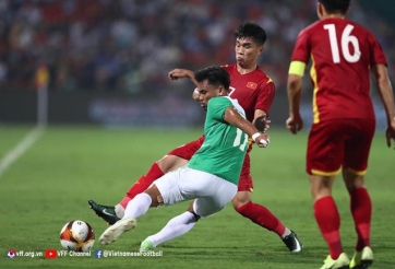 Hậu vệ U23 Việt Nam tiết lộ về yêu cầu khắt khe của HLV Troussier