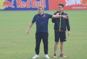 HLV Troussier chỉ ra ‘yếu điểm’ cần cải thiện của ĐT Việt Nam