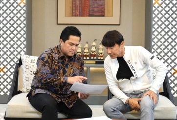 Chủ tịch PSSI thừa nhận 'không biết gì' về hợp đồng với HLV Shin Tae Yong