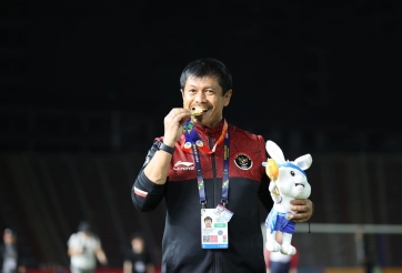 Vô địch SEA Games 32, HLV Indonesia nhận vinh dự lớn từ FIFA
