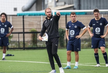 HLV của Quang Hải ở Pau FC bị LĐBĐ Pháp điều tra