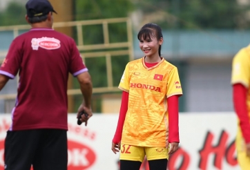 Tân binh Thùy Linh thần tượng 'Beckham' của ĐT nữ Việt Nam