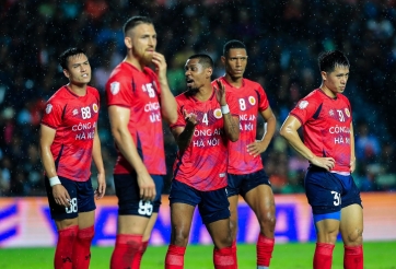 Đình Bắc cùng đồng đội nhận tin 'kém vui' trước trận gặp Ninh Bình