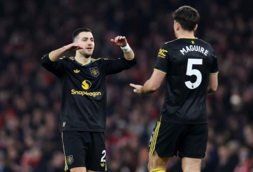 Chuyển nhượng MU 30/1: Dalot ra đi, Maguire ký hợp đồng mới ?