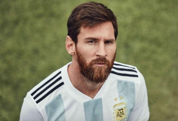 Messi tiết lộ đá 300 nghìn quả penalty