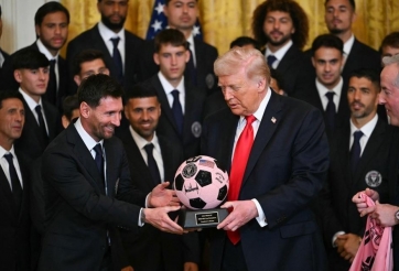 Messi có phản ứng bất ngờ khi nghe đến tên Ronaldo