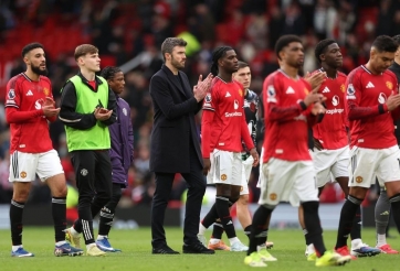 Chuyển nhượng MU 9/5: Carrick muốn chiếc ghế nóng, 9 cái tên khăn gói rời Old Trafford