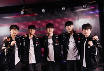 T1 hạ gục KT Rolster 2-0 theo phong cách “rạp xiếc”, T1 áp sát top 1