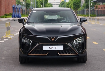 Chiêm ngưỡng VinFast VF 7 phiên bản giới hạn Hỏa Long Độc Bản chỉ 68 chiếc được sản xuất