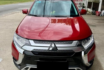 Ngỡ ngàng giá bán của Mitsubishi Outlander sau 4 năm lăn bánh chỉ ngang SUV cỡ A