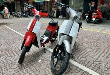 Honda Cub bản chạy điện cập bến đại lý tư với giá từ 20 triệu đồng, dễ thành 'hàng hot'
