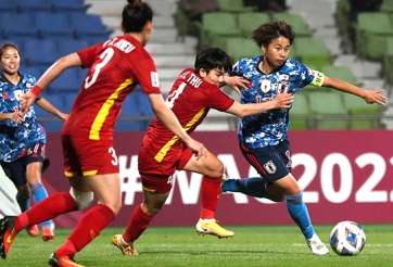 ĐKVĐ Asian Cup đánh mất chiến thắng trong trận siêu kinh điển Châu Á