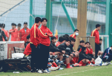 Đàn em Quang Hải, Công Phượng 'suýt hạ đẹp' sao trẻ Dortmund