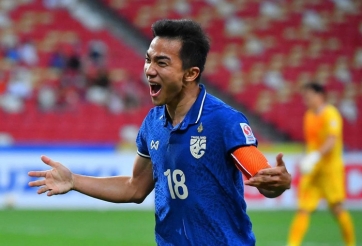 'Messi Thái Lan' làm điều đặc biệt với đàn em sau thất bại trước Việt Nam