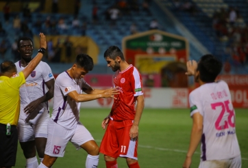 Ngoại binh Viettel quyết 'ăn thua' với thủ môn Bình Dương