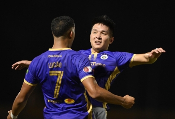Ngoại binh tỏa sáng, CLB Hà Nội thoát thua trên sân Vinh