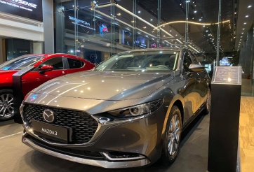Mazda3 giảm “sập sàn” lên đến 70 triệu, quyết giữ vững ngôi vương sedan hạng C