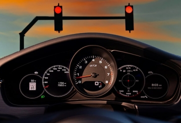Tài xế sẽ bớt vượt đèn đỏ với công nghệ mới này của Porsche