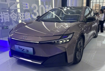 Toyota và các hãng xe đồng hương đang “đuối sức” trong cuộc đua xe điện