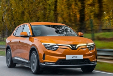 VinFast triệu hồi toàn bộ lô 999 xe VF8 đầu tiên xuất sang Mỹ