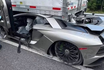 Tài xế thoát chết thần kỳ dưới gầm xe container nhờ lý do ít ai ngờ đến