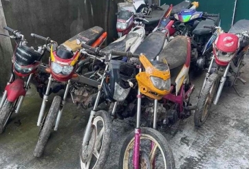 Đấu giá 32 xe máy cũ nằm phơi nắng mưa, một số xe chỉ còn bộ khung với giá gần 7 tỷ đồng