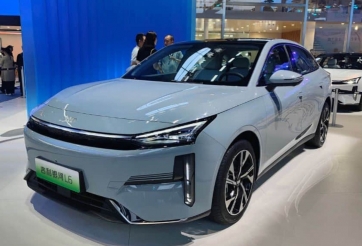 Hãng xe mới ‘tái xuất’ Việt Nam mở bán sedan tầm hoạt động gần 1.400 km, giá quy đổi chỉ từ 420 triệu đồng