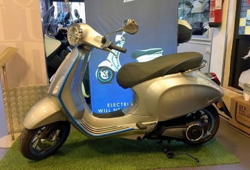 Xe máy Vespa sẽ ra mắt bản chạy điện tại Việt Nam, giá bán gây bất ngờ