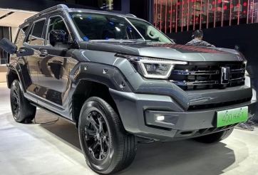 Hãng xe mới vào Việt Nam ra mắt SUV địa hình cực hầm hố, giá quy đổi chưa đến 1 tỷ đồng