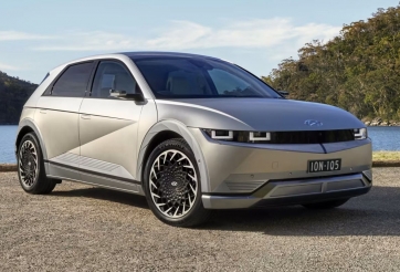 Ô tô điện đang bán tại Việt Nam ra mắt bản nâng cấp, bổ sung phiên bản ‘bình dân’