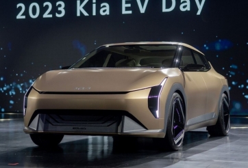 Kia trình làng bộ đôi ô tô điện EV3 và EV4 với thiết kế cửa mở như xe Rolls-Royce