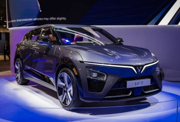 VinFast VF 7 ra mắt: Công nghệ hàng đầu phân khúc, giá bán từ 850 triệu đồng