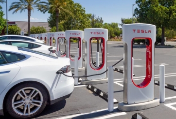 Nghịch lý 2023: Các chiến lược xe điện táo bạo bất ngờ nhận ‘trái đắng’ từ thực tại khốc liệt