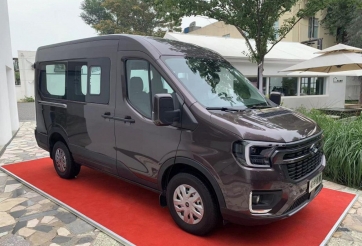 Xe 16 chỗ Ford Transit thế hệ mới sắp trình làng thị trường Việt, thiết kế đẹp như Ranger?