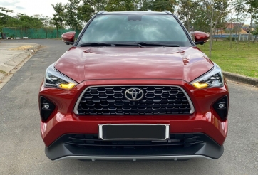 Lăn bánh vỏn vẹn gần 300km, Toyota Yaris Cross 2023 đầu tiên lên sàn xe cũ với giá rẻ bất ngờ