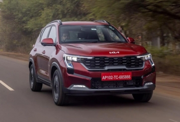 Kia Sonet 2024 công bố giá quy đổi từ 235 triệu đồng, thêm nhiều trang bị đáng ‘đồng tiền bát gạo’