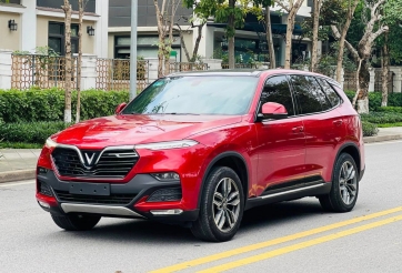 VinFast Lux SA2.0 lăn bánh 4 năm bán 'lỗ' một nửa giá ban đầu