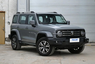 Tank 300 - SUV địa hình đẹp không kém Mercedes G63, giá quy đổi gần 700 triệu đồng