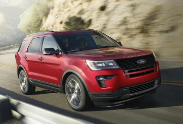 Triệu hồi gần 2 triệu SUV Ford Explorer vì lỗi kính chắn gió