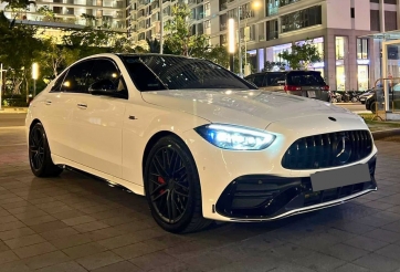 Xế hiếm Mercedes-AMG C 43 chạy ‘siêu lướt’ gần 6.000 km được rao bán với giá khó tin