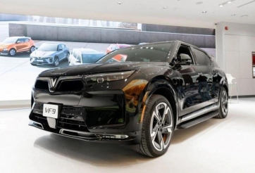 VinFast ‘chơi lớn’, tặng vàng cho người dùng mua ô tô điện